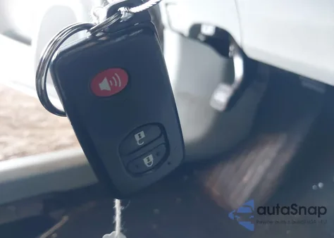 2013 Toyota Prius Three из США, поврежденный, VIN JTDKN3DU2D5585116